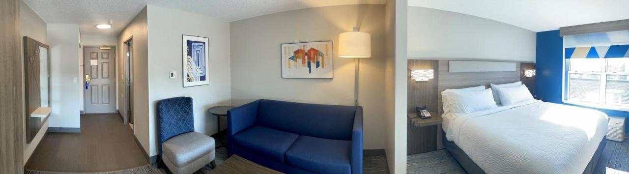 Holiday Inn Express & Suites Marquette By Ihg Exterior foto