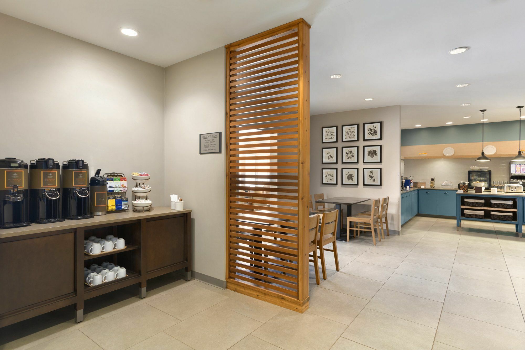 Holiday Inn Express & Suites Marquette By Ihg Exterior foto